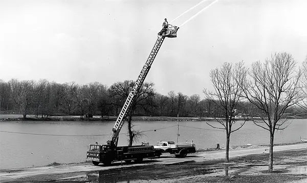 Sutphen builds and sells its first mid-mount aerial apparatus