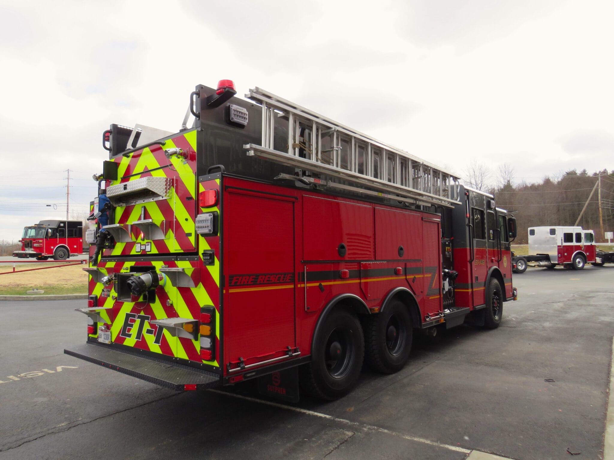 Wet Side Tanker - Crystal Lake Fire Department, CT - Sutphen Fire Trucks